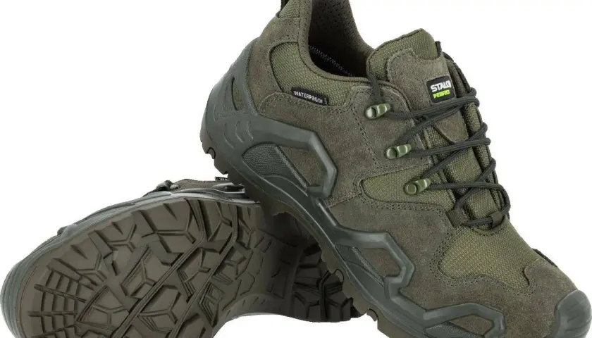 Solidne buty trekkingowe marki Stalco, wodoodporne, idealne na trudny teren.