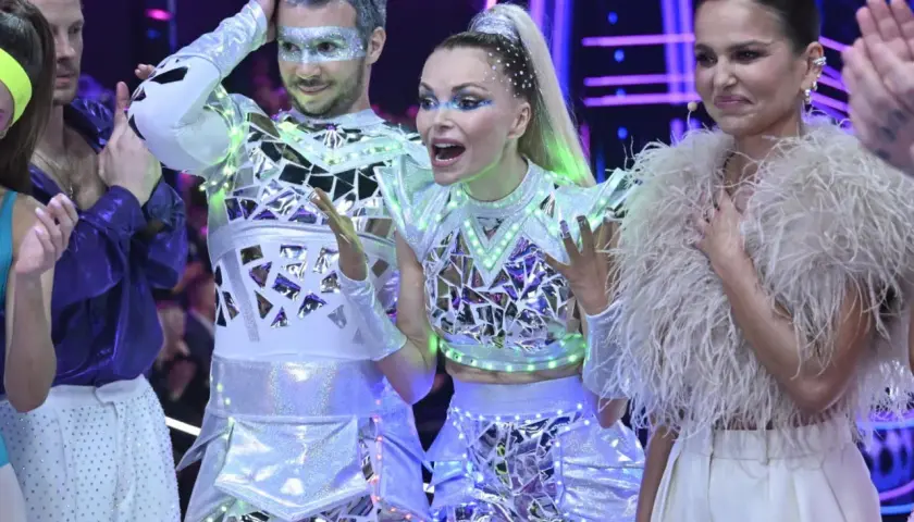 Emocje na scenie! Czy to właśnie wtedy ktoś dowiedział się, kto odpadł w Tańcu z Gwiazdami?