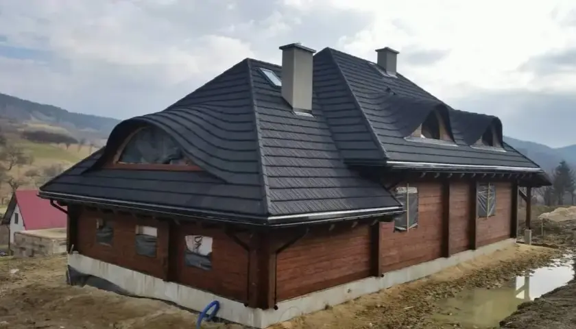 Dom drewniany czy murowany? Koszty, czas, trwałość co wybrać?