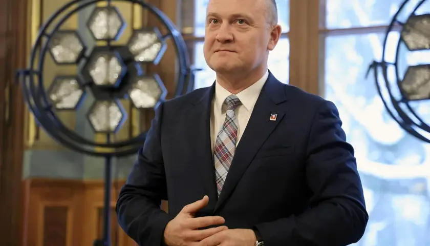 Gdzie mieszka prezydent Szczecina? Prywatność, urząd i kontakt