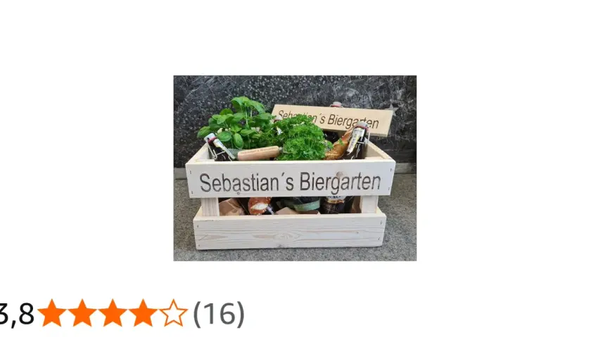 Holzkiste mit frischen Kräutern, Brezeln und Bierflaschen, beschriftet mit "Sebastian's Biergarten". Ein perfekter Biergarten Korb für den Sommer.