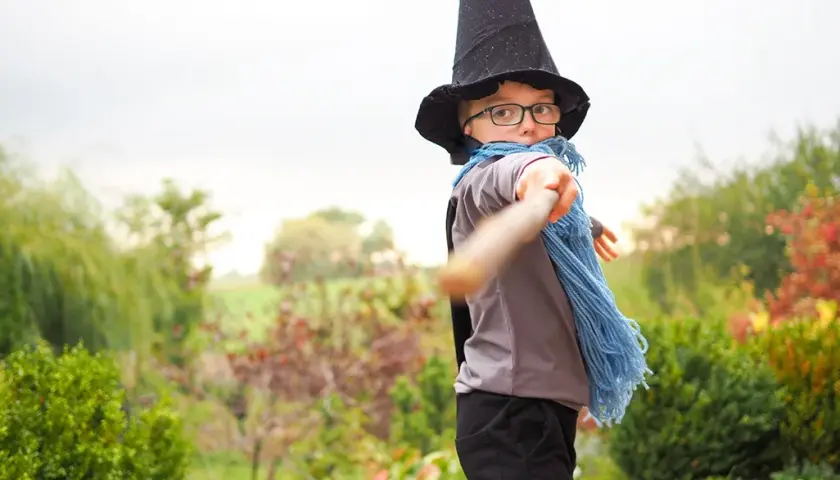 Stwórz magiczny kostium z bajki DIY dla dziecka! Łatwe pomysły.