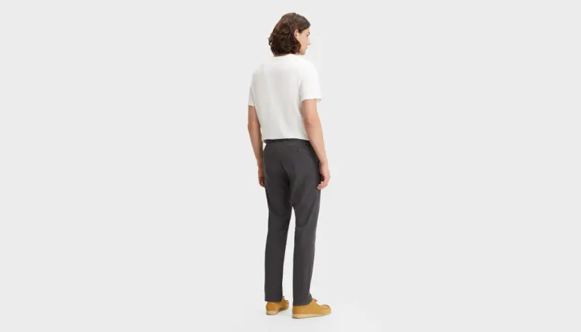 ¿"Pants" o "trousers"? Traduce "A él no le gustan mis pantalones"