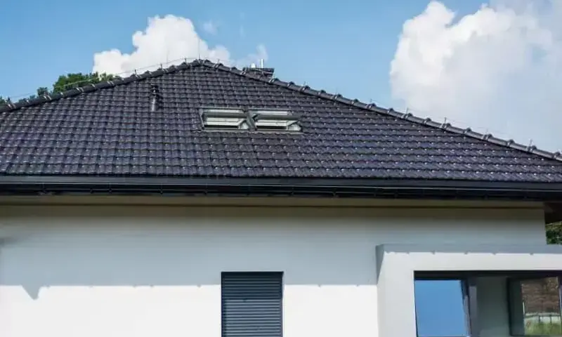 Jak dobrać okna do grafitowej dachówki: 5 sprawdzonych rozwiązań