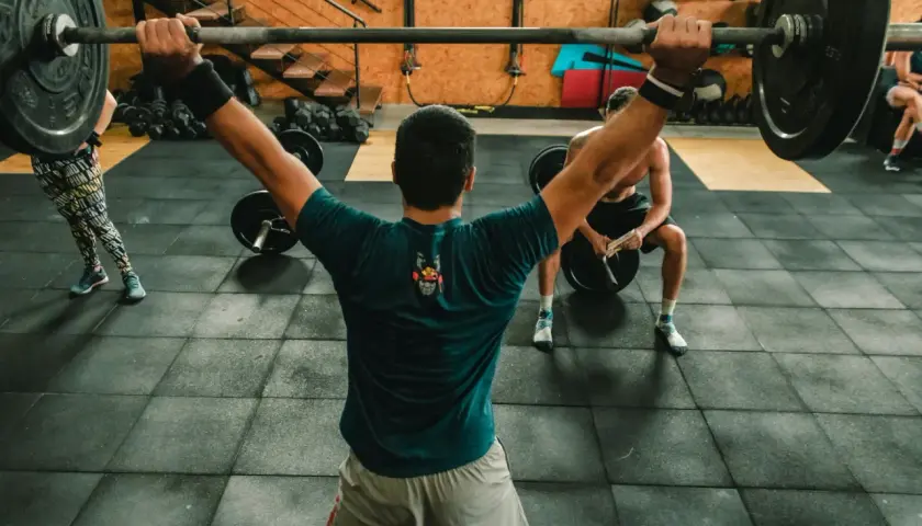 CrossFit: Ile razy trenować, by osiągnąć cele i uniknąć kontuzji?