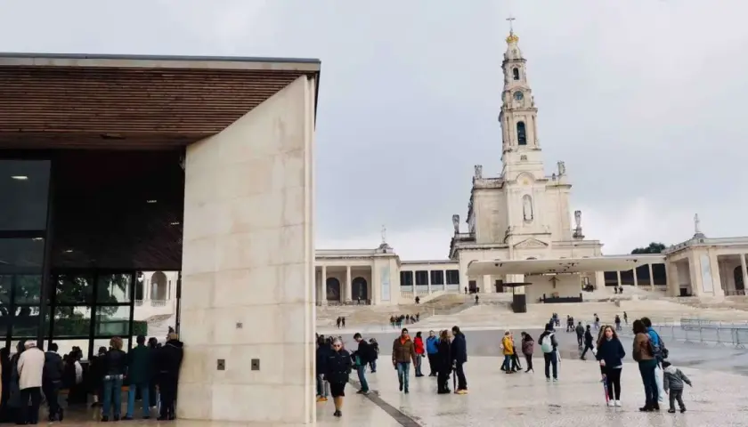 Sanktuarium Matki Bożej Fatimskiej w Portugalii: historia i znaczenie miejsca