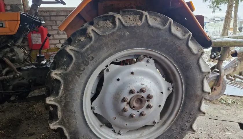 Jakie opony do C-360 wybrać, aby uniknąć problemów w pracy?