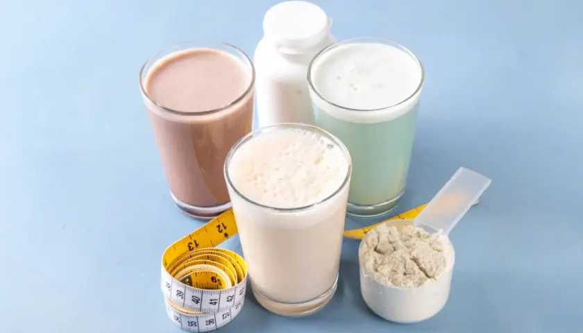 Desayunar batido de proteínas para adelgazar y sentirte satisfecho