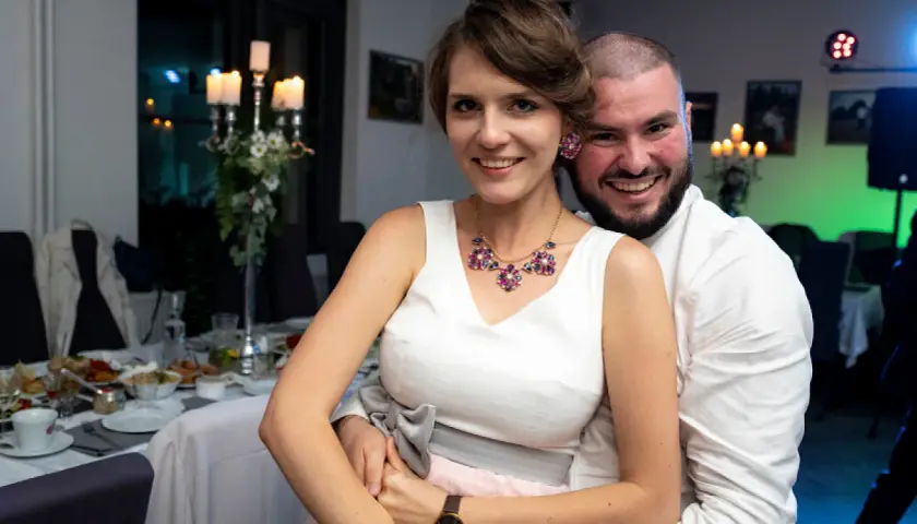 Miłość francuska czy to grzech? Kontrowersje i różne perspektywy