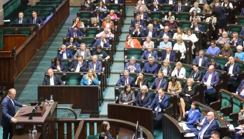 Posłowie Konfederacji w ławach sejmowych. Kto z nich ma największe szanse na wejście do rządu technicznego?