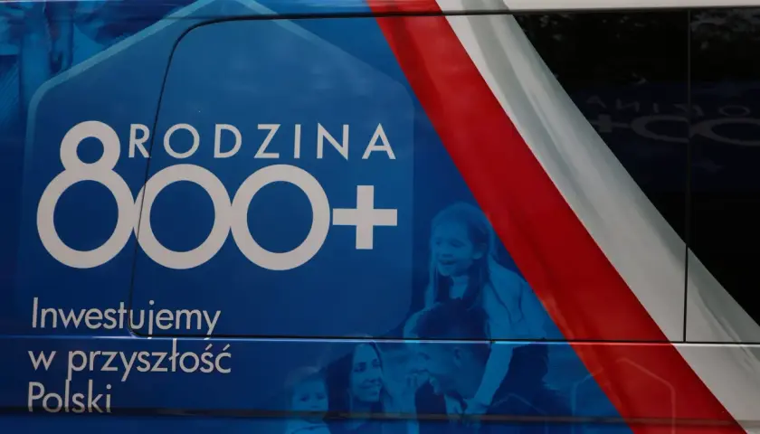 800 plus: Od kiedy obowiązuje? Wszystko o wnioskach i wypłatach