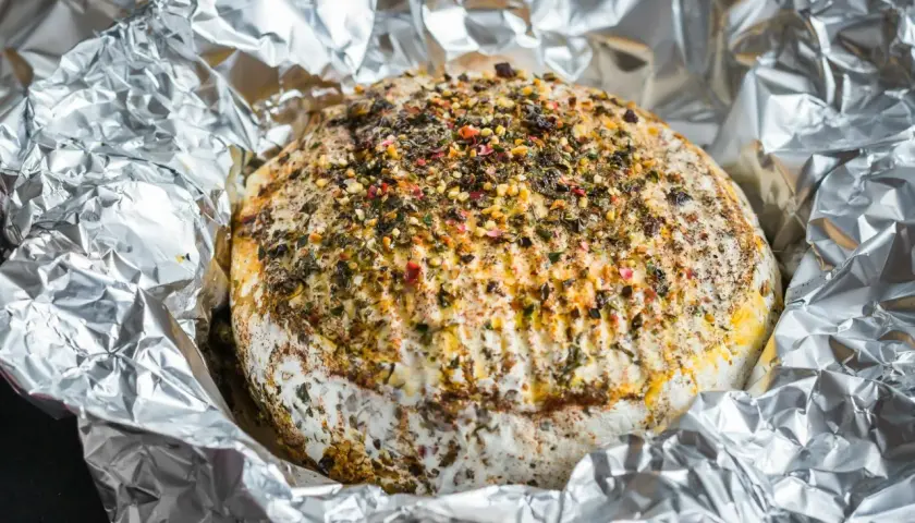 Jak zrobić camembert na grillu – prosty przepis na pyszne danie