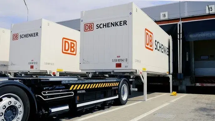 Naczepa BDF – co to jest i jakie ma zalety w transporcie?