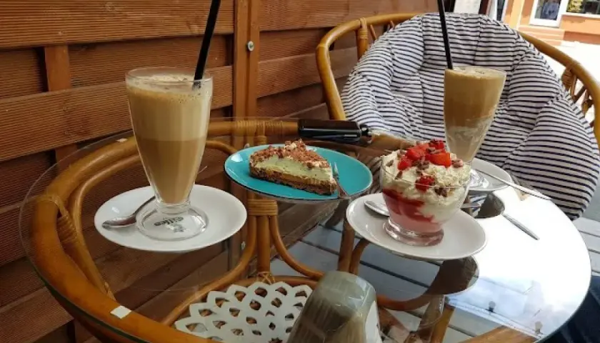 Gdzie zjeść w Juracie? Odkryj najlepsze restauracje i smaki