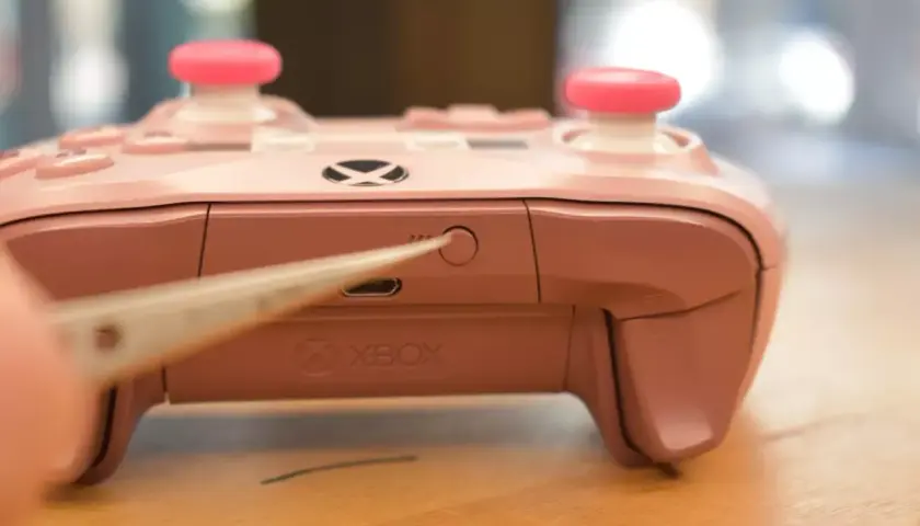 Jak sparować kontroler Xbox? Konsola, PC, Telefon i rozwiązania problemów.