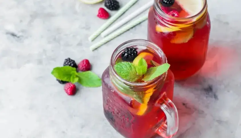 Najlepsze drinki na bazie wódki, które zaskoczą Twoich gości