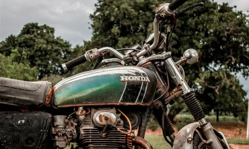 Jak wyrejestrować motorower i uniknąć kar finansowych?