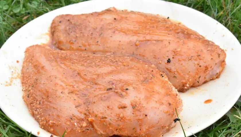 Ile dokładnie grillować pierś z kurczaka na grillu elektrycznym Tefal? Sprawdź czas!