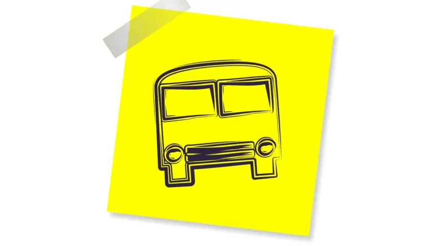 Szkic autobusu na żółtej kartce, przypominający pks namysłów rozkład jazdy.