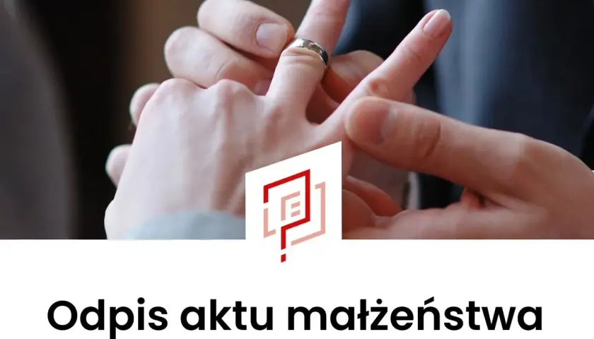 Dłonie z obrączką, symbolizujące małżeństwo. Potrzebujesz odpisu aktu małżeństwa?