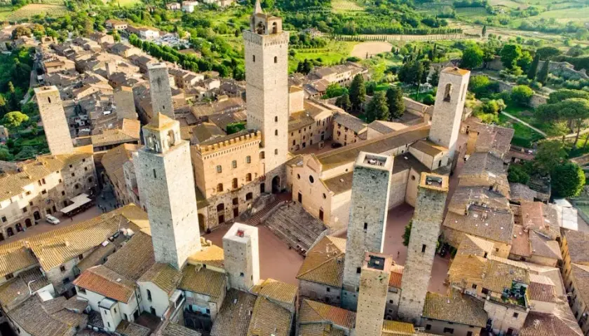 Gdzie zjeść w San Gimignano? Odkryj najlepsze restauracje i smaki