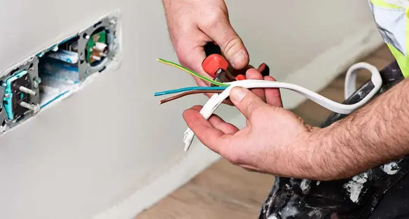Cena usługi elektryka Kwoty za prace