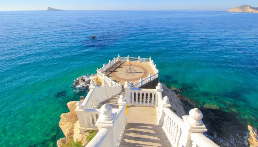 Benidorm : Guide Complet Plages, Activités & Vacances