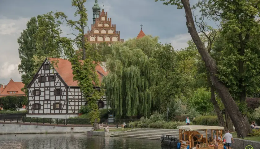 Magiczne miejsca kujawsko-pomorskie - Toruń, Bydgoszcz i Biskupin