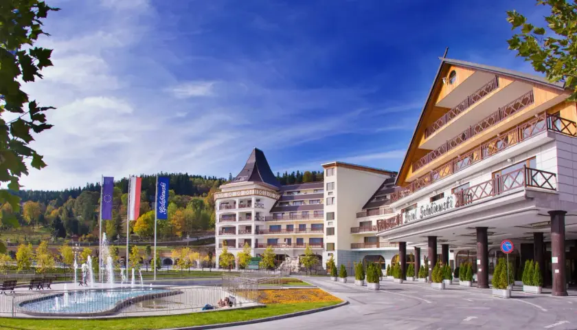 Ile kosztuje doba w hotelu Gołębiewskim? Ceny, promocje i sezonowość