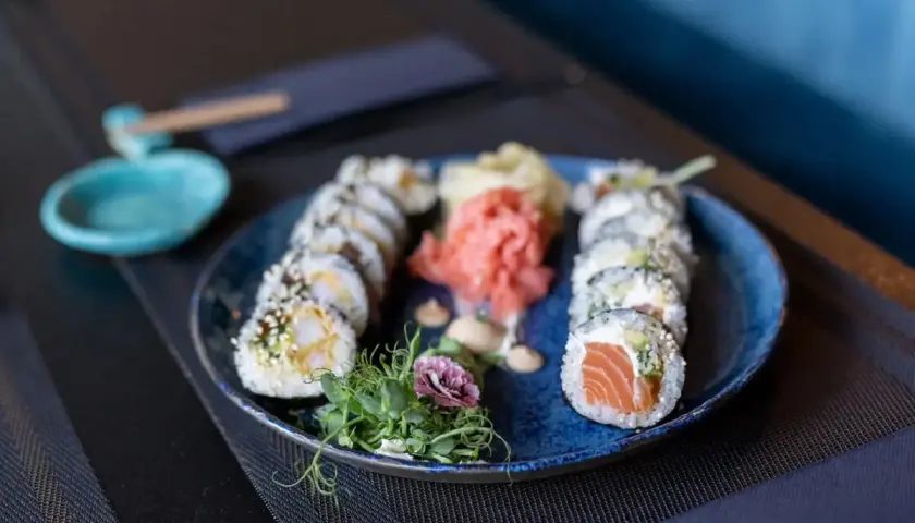 Sekrety lekkostrawnego sushi: Co jeść, by Twój żołądek był zadowolony?