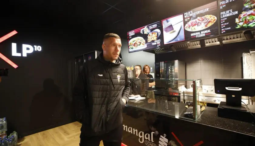 Gdzie kupić kebab Podolskiego? Odkryj najlepsze lokalizacje w Polsce
