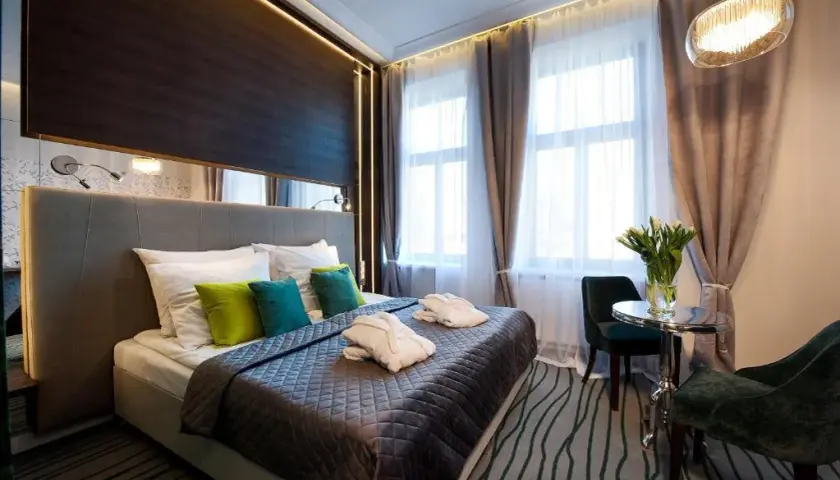 Ile kosztuje noc w hotelu Plaza? Ceny pokoi i sezonowe zmiany