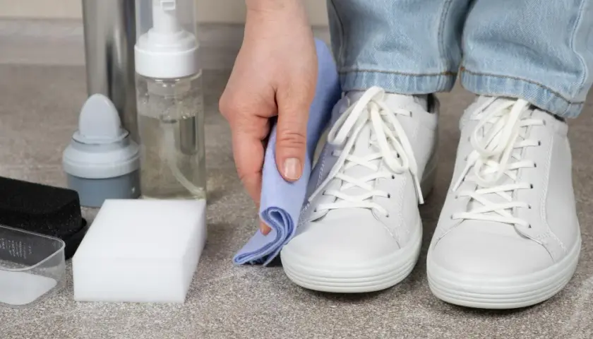 Gumowe buty bez żółtych plam? Skuteczne czyszczenie krok po kroku