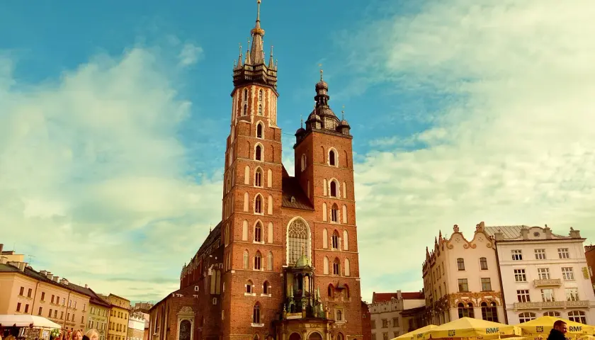 Ile trwa msza święta w niedziele? Sprawdź, co wpływa na czas trwania