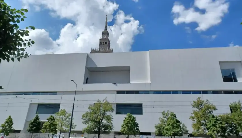 Muzeum Sztuki Nowoczesnej Warszawa: Ikona czy kontrowersja?