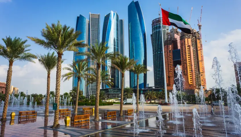 Gdzie leży Abu Dhabi? Odkryj jego lokalizację i sąsiednie regiony