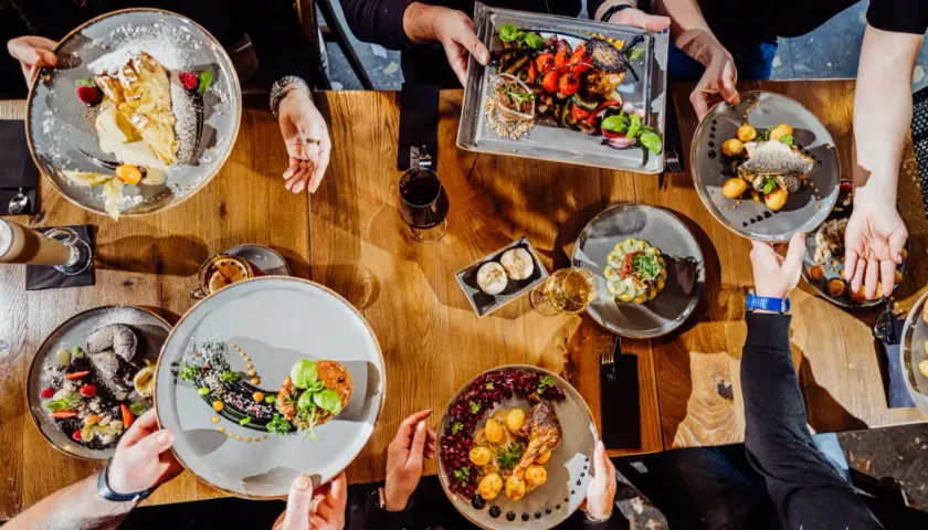 Gdzie zjeść Jelenia Góra? Odkryj najlepsze restauracje i smaki