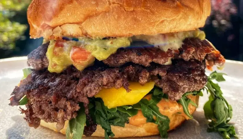 Czym się różni hamburger od burgera? Odkryj zaskakujące różnice