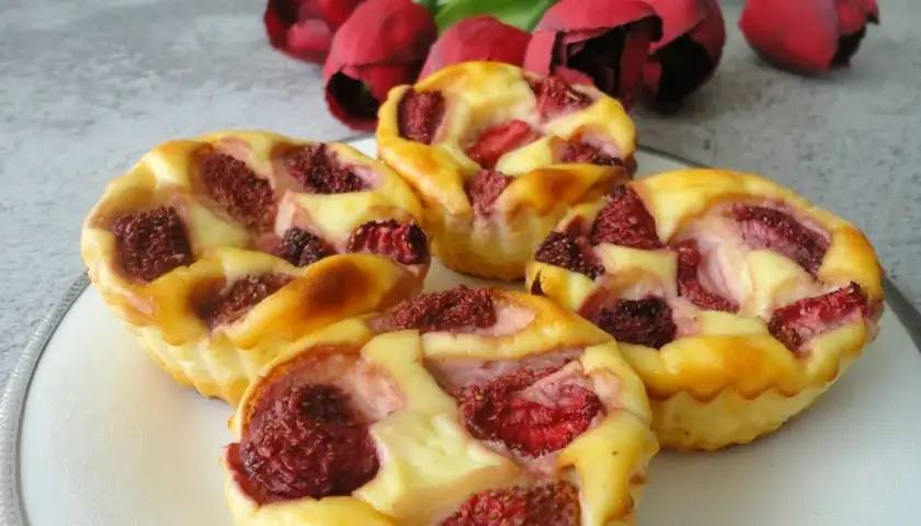 Pyszne mini serniczki fit: prosty przepis na zdrowy deser