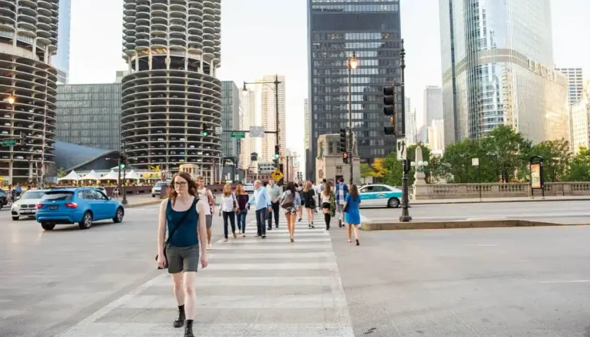 Czy w Chicago jest bezpiecznie? Odkryj niebezpieczne dzielnice i statystyki