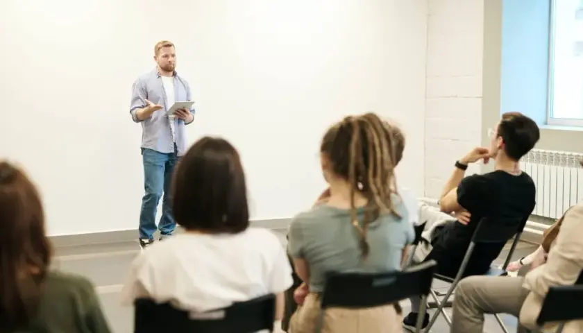 Czy po studiach podyplomowych można uczyć w szkole średniej? Sprawdź wymagania