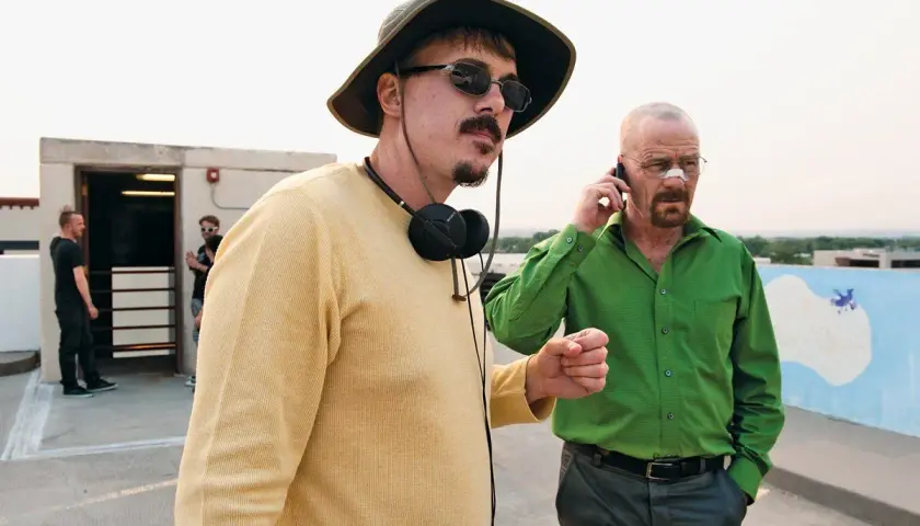 Vince Gilligan, twórca filmów, seriali i programów, na planie z Bryanem Cranstonem.