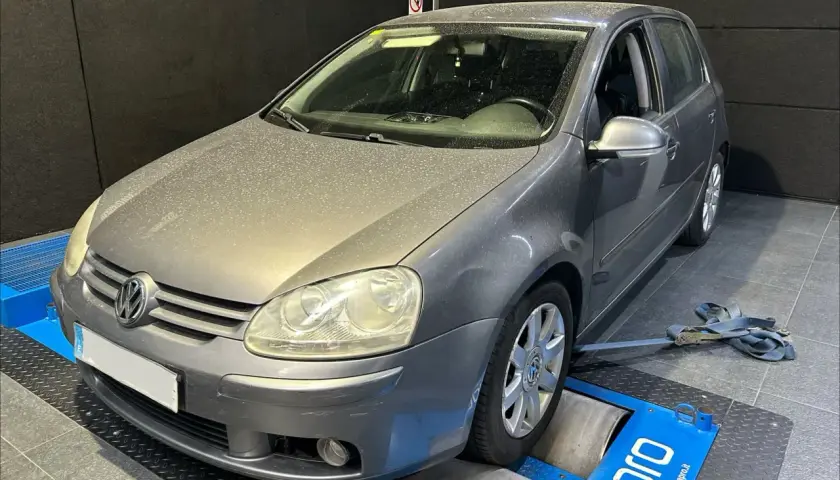 Golf V 1.9 TDI 105cv en banco de potencia, quizás buscando solucionar problemas.