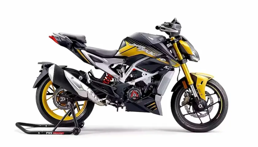 Motocicleta deportiva TVS Apache RTR 200 4V en negro y dorado, lista para la acción.
