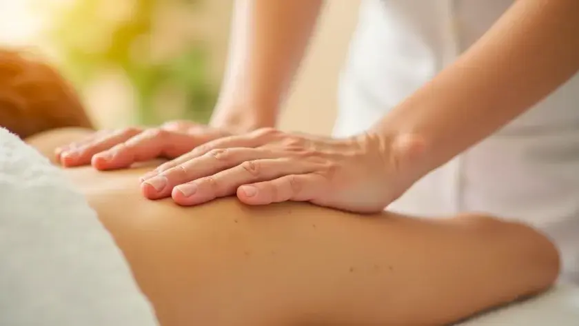 Fizjoterapia a zdrowie psychiczne: Jak terapia manualna wspomaga walkę ze stresem