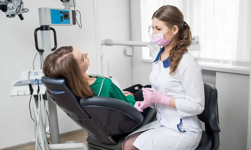 Co robi dentysta? Kompleksowy przewodnik po zdrowym uśmiechu.