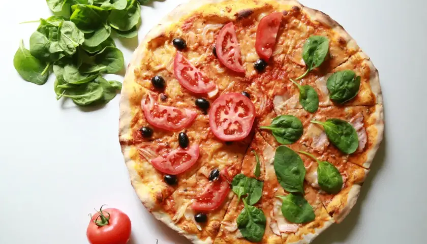 Cienkie ciasto na pizzę: Sekret idealnej chrupkości i smaku