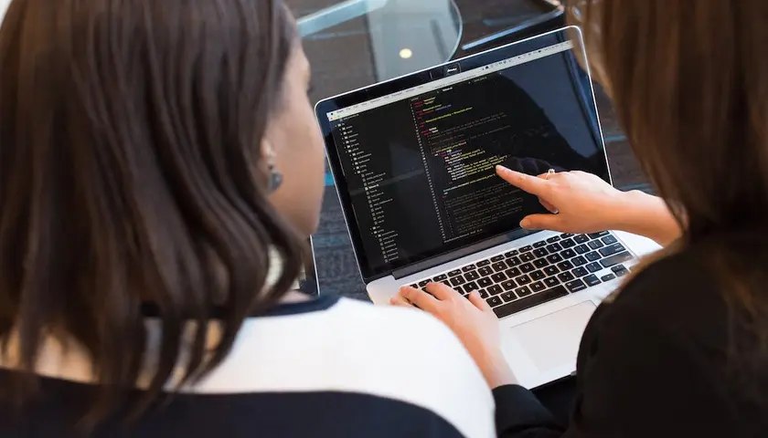 Najpopularniejsze systemy kontroli wersji dla programistów w 2023 roku