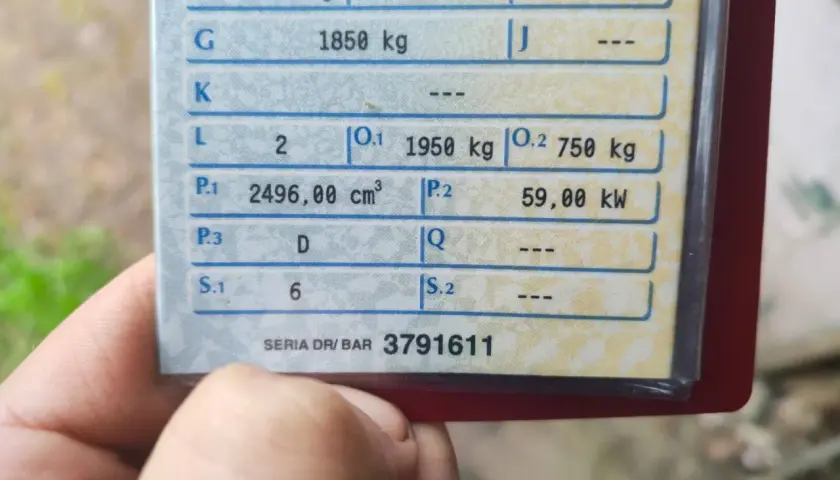 Fragment dowodu rejestracyjnego z wpisem F.3 3800 kg. Widoczne też inne dane pojazdu.