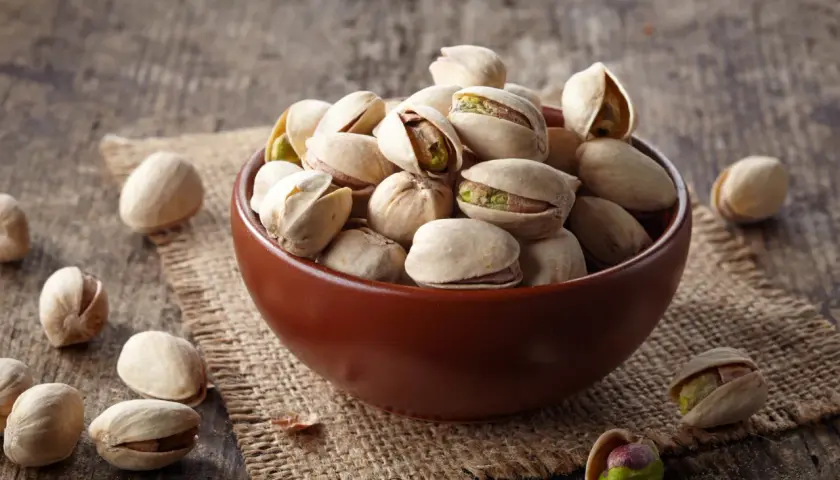 Odkryj świat pistacji: Gdzie rosną i jak rozpoznać najlepsze?